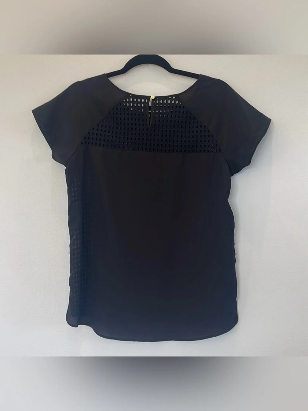 Anne Klein Women's Black Eyelet Short Sleeve Blouse - Size Large